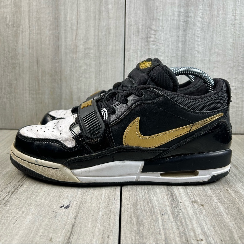 Nike Air Jordan Legacy 312 GS Basketball Black Gold Sneaker Youth Boys Size 6.5Y